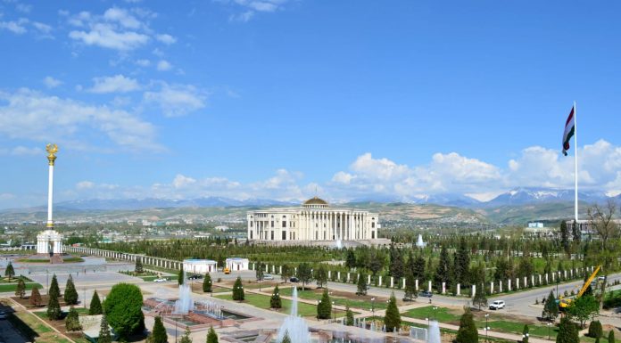 ВАТАН САРЧАШМАЕ ДАР ПОЙИ МОДАР…