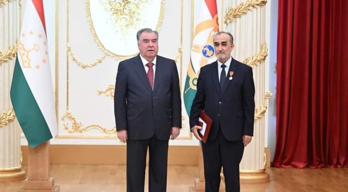 МУКОФОТҲОИ ДАВЛАТӢ БА УСТОДОНИ ДОНИШГОҲ