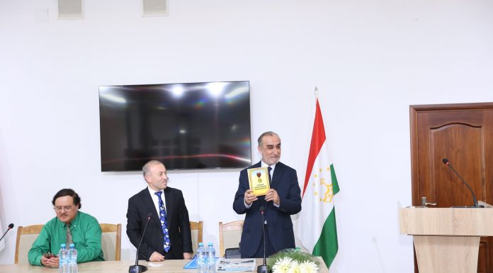 МАҲФИЛИ “ШЕЪР ВА ҶОМЕА” БА ИФТИХОРИ ҶАШНИ ИСТИҚЛОЛИ КИШВАР