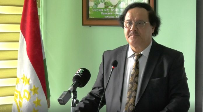 СЕМИНАРИ АДАБӢ БО ТАШАББУСИ УСТОД ҲАФИЗ РАҲМОН