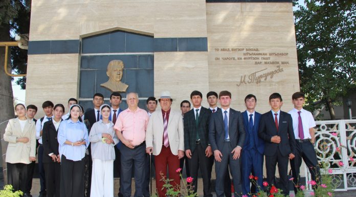 МЕҲРИ ТУРСУНЗОДА ДАР ДИЛ,