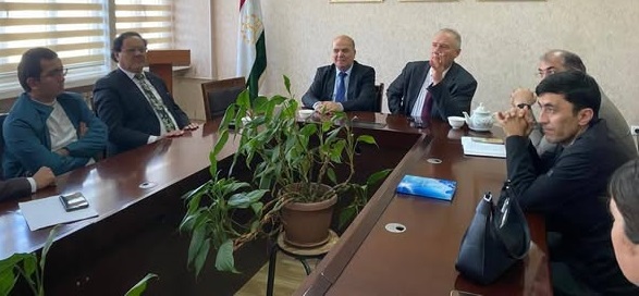ДАВЛАТИ РАҲМОНИЁН ДАР МАҲФИЛИ “НАҚДИ АДАБӢ”-И ДОНИШГОҲИ МИЛЛӢ
